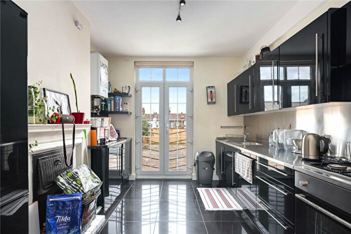 3 Bedroom Flat To Rent In Whales Yard, West Ham Lane, London, E15