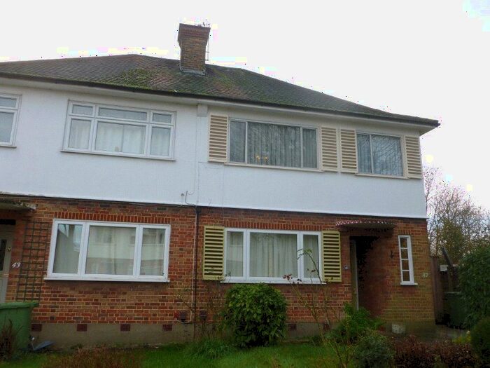 1 Bedroom Maisonette To Rent In Holwell Place, Pinner, Middlesex, HA5