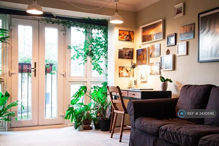 2 Bedroom Flat To Rent In Jensen House, London, E3