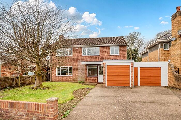 4 Bedroom Detached House For Sale In Pinkneys Road, Maidenhead, SL6