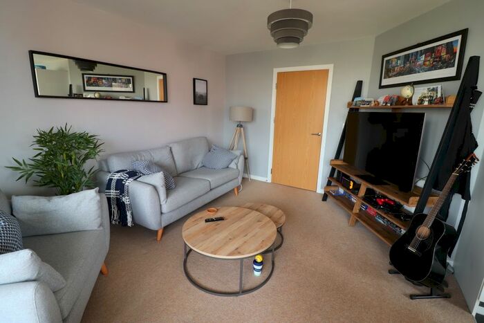 2 Bedroom Flat To Rent In Bell Barn Road, Edgbaston, Birmingham, B15