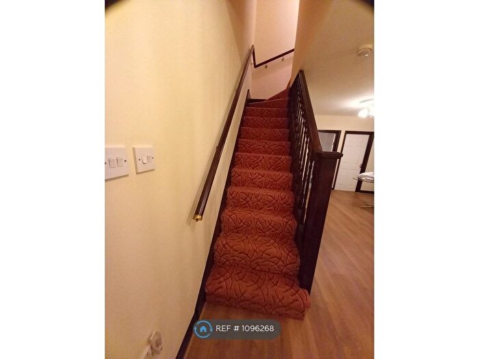 2 Bedroom End Of Terrace House To Rent In Lynmouth Road, Perivale, Greenford, UB6