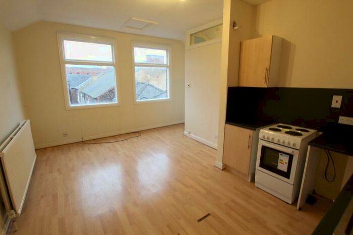 1 Bedroom Apartment To Rent In Bishop Lane, Hull, HU1