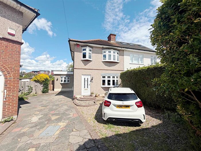 4 Bedroom Semi-Detached House For Sale In Dorset Close, Hayes, UB4