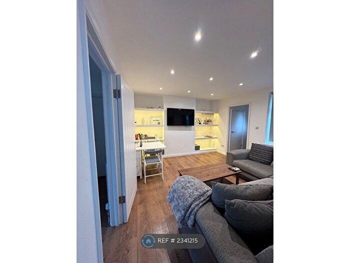 2 Bedroom Maisonette To Rent In Westwood Court, London, SW19