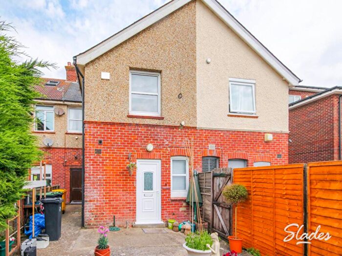Studio To Rent In Lymington Road, Highcliffe, Dorset, BH23