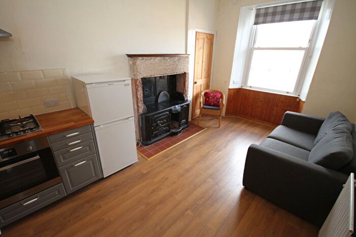 2 Bedroom Flat To Rent In Temple Park Crescent, Polwarth, Edinburgh, EH11