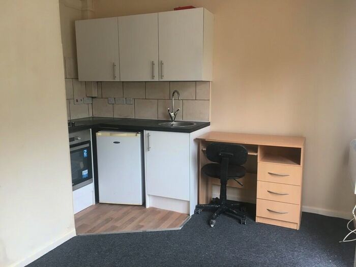 Studio To Rent In Portswood Road, Southampton, SO17