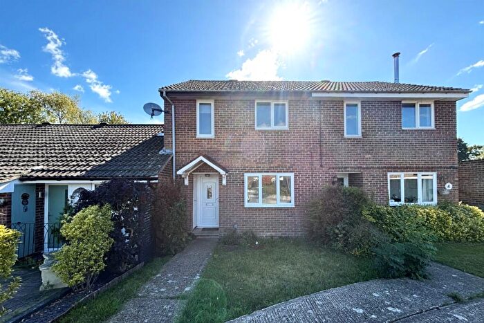 4 Bedroom Terraced House To Rent In Badger Farm, SO22