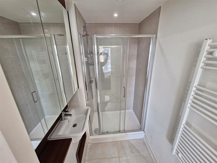 2 Bedroom Flat For Sale In Moorhen Drive, Edgware, NW9