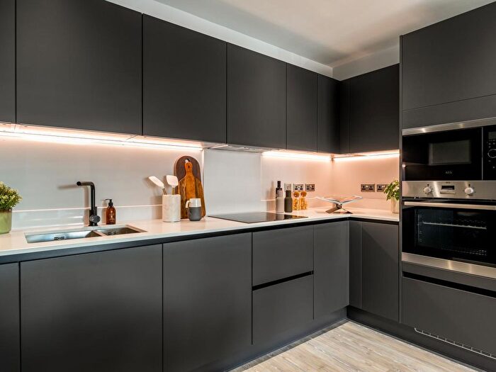 2 Bedroom Flat For Sale In Capital Interchange Way, Brentford, TW8