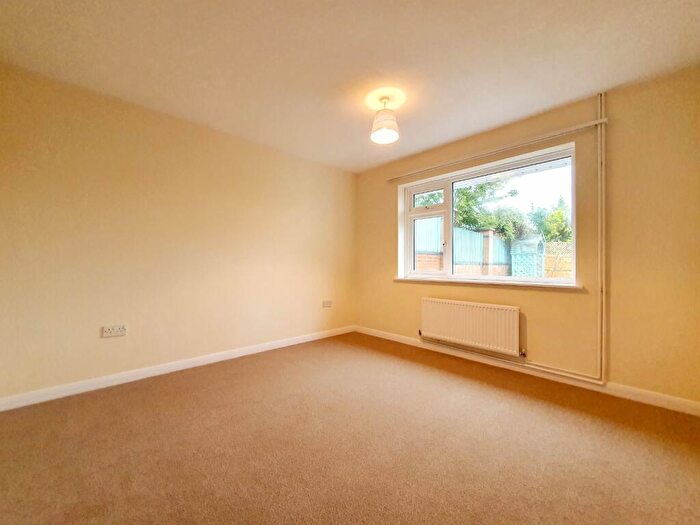 2 Bedroom Bungalow To Rent In Dovecote Drive, Denton, NN7