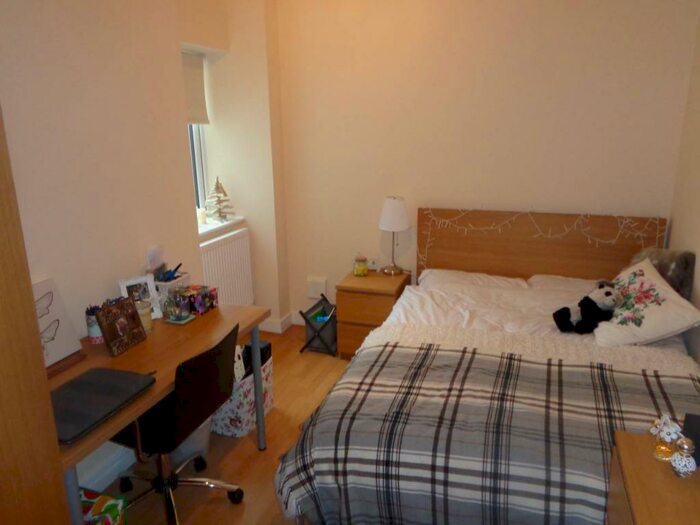 5 Bedroom House To Rent In Richmond Road, Roath, Cardiff, CF24