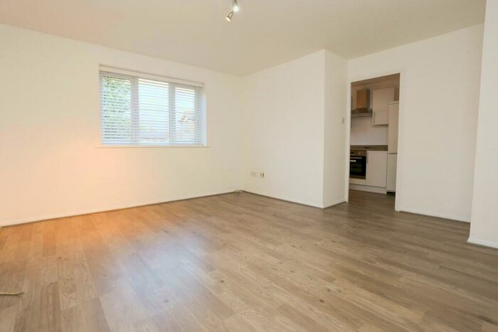 2 Bedroom Apartment To Rent In Charlton, London, Greater London, SE7