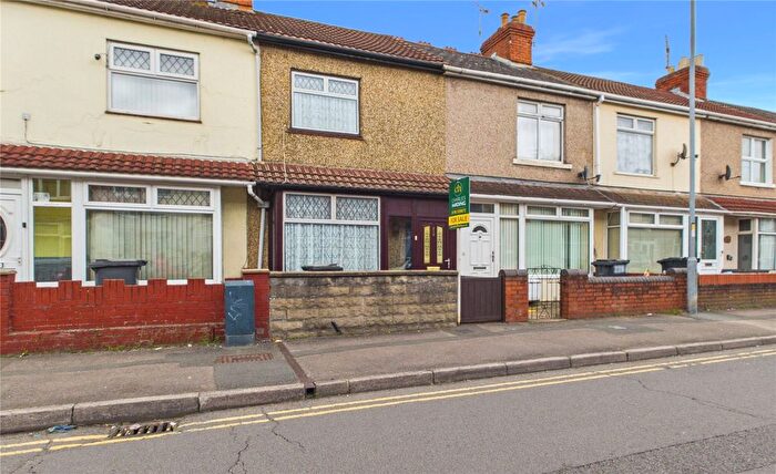 3 Bedroom Terraced House For Sale In Ferndale Road, Ferndale, Swindon, SN2