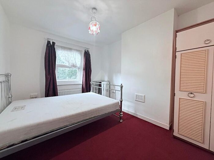 3 Bedroom End Of Terrace House To Rent In Old Oak Lane, Willesden Junction, London, NW10