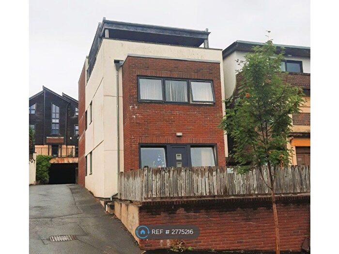 2 Bedroom Flat To Rent In Redland, Bristol, BS6