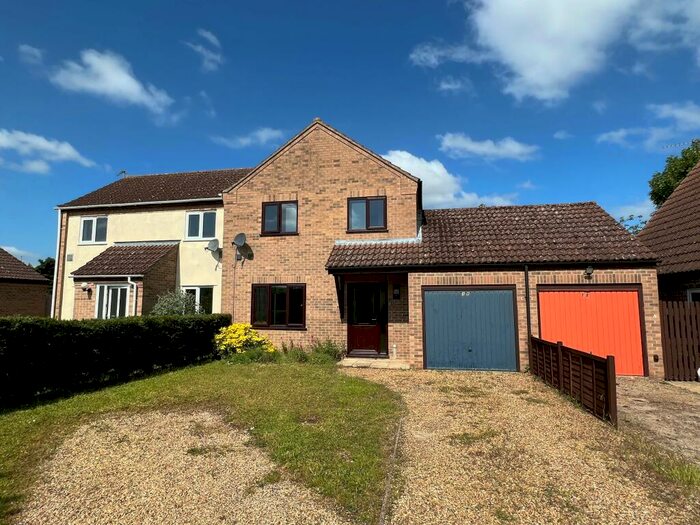 3 Bedroom Semi-Detached House To Rent In Hawthorn Walk, Beck Row, Bury St. Edmunds, IP28