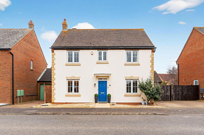 4 Bedroom Detached House For Sale In Longmeadow Drive, Wilstead, MK45