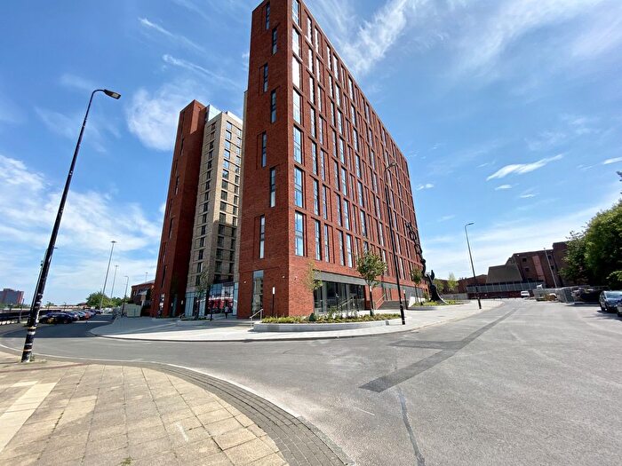 2 Bedroom Flat To Rent In Wharf End, Block, Manchester, M17