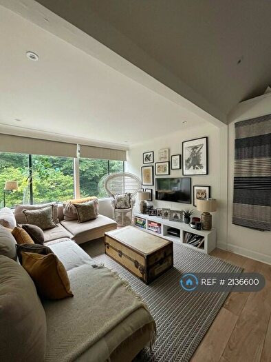 2 Bedroom Flat To Rent In Muswell Hill Road, London, N10