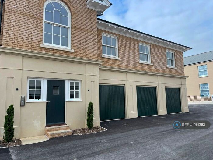 2 Bedroom Flat To Rent In Chapel Place, Dorchester, DT1