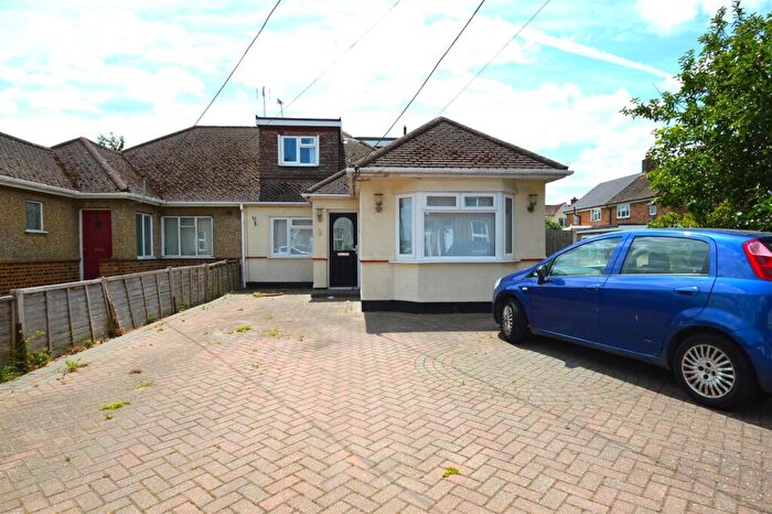 4 Bedroom Chalet For Sale In Queen Elizabeth Chase, Rochford, SS4