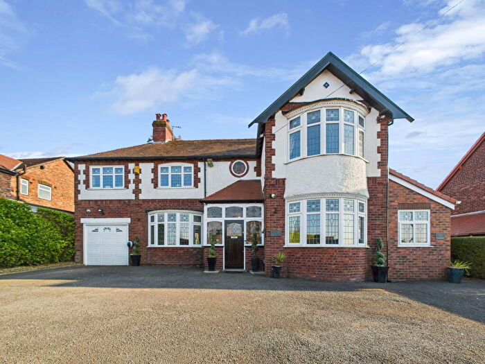 4 Bedroom Detached House For Sale In Turnpike Road, Aughton, Lancashire, L39