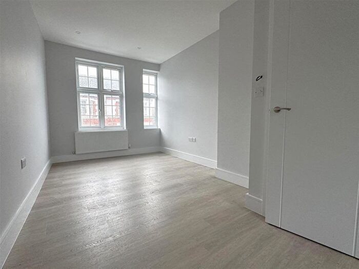 1 Bedroom Flat To Rent In High Street, Beckenham, BR3