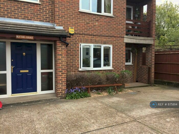 2 Bedroom Flat To Rent In Baring Road, London, SE12
