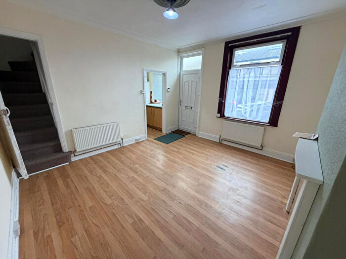 2 Bedroom Terraced House To Rent In Dobson Place, Leeds, LS11