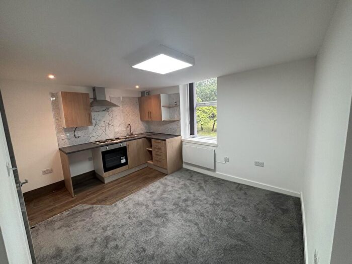 1 Bedroom Flat To Rent In Colne Road, Burnley, BB10