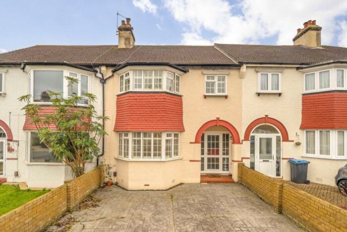 3 Bedroom Property For Sale In The Chase, Streatham, SW16