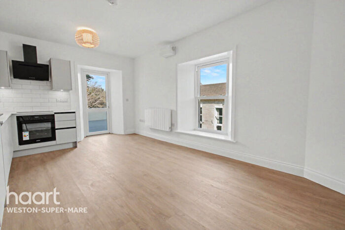 2 Bedroom Flat To Rent In Ellenborough Park North, Weston-Super-Mare, BS23