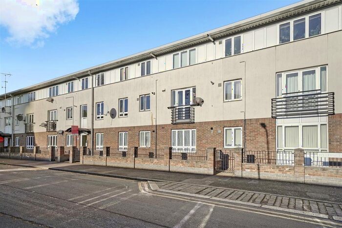 2 Bedroom Flat To Rent In Wellington Road, London, E10