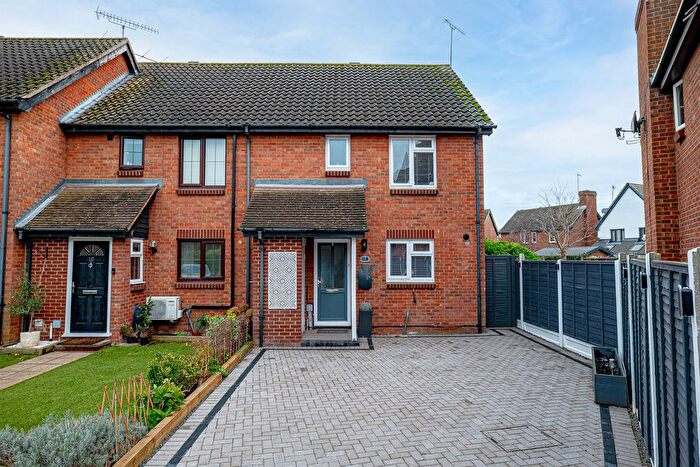 3 Bedroom End Terrace House For Sale In Lincoln Way, Rayleigh, SS6