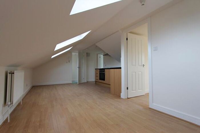 1 Bedroom Flat To Rent In Lawrence Road, Tottenham, London, N15