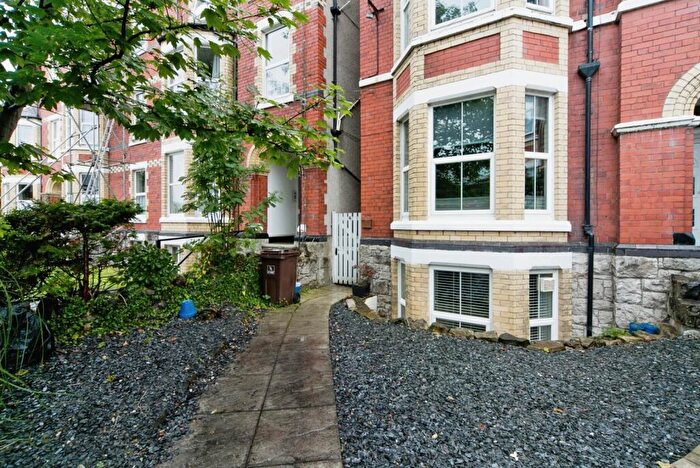 2 Bedroom Flat For Sale In Princes Drive, Colwyn Bay, Conwy, LL29