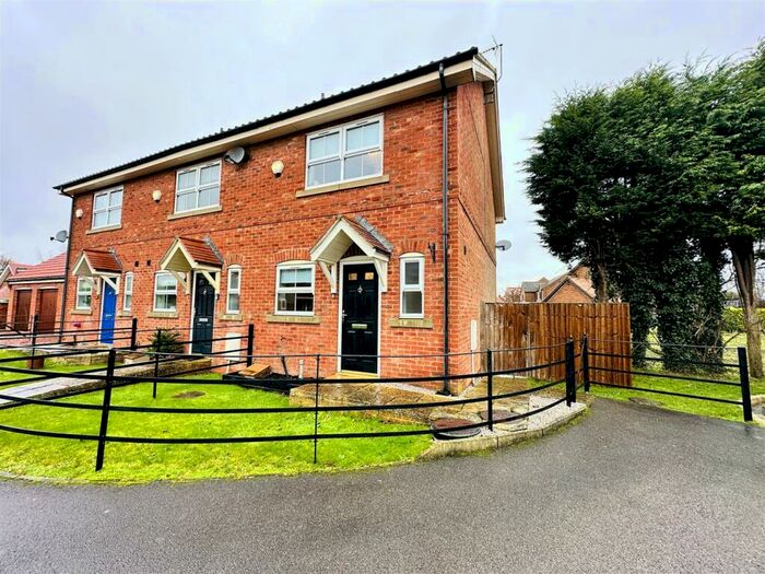 3 Bedroom End Of Terrace House For Sale In Willow Croft, Hook, DN14
