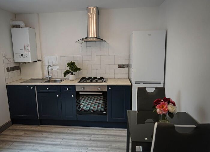 1 Bedroom Flat To Rent In Pomeroy Street, Cardiff, CF10