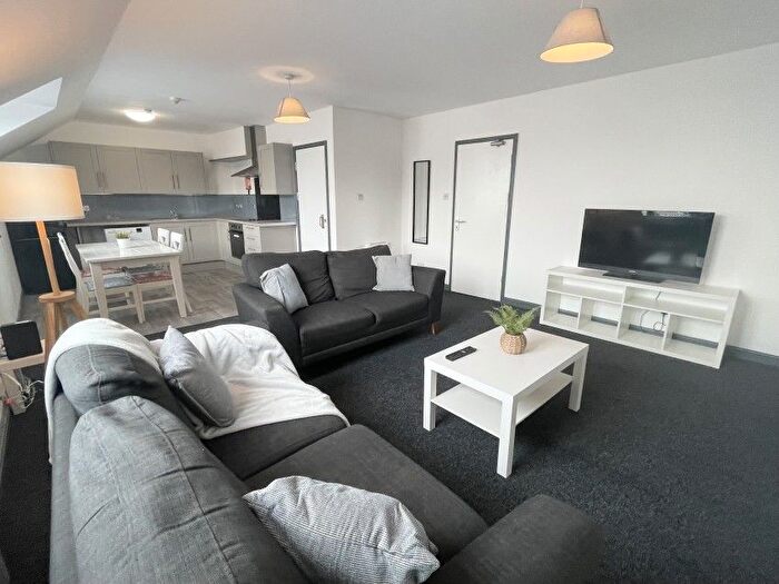 6 Bedroom Flat To Rent In Francis Street, Swansea, SA1
