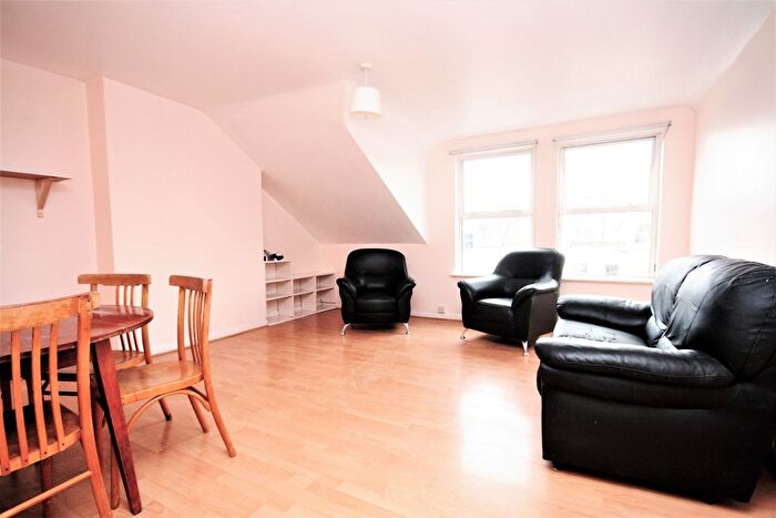 1 Bedroom Flat To Rent In Dunsmure Road, London, N16