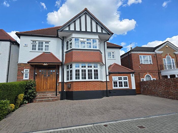 6 Bedroom Detached House For Sale In Barnhill Estate, Wembley, HA9