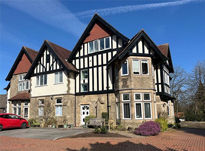 2 Bedroom Flat For Sale In Temple Road, Buxton, Derbyshire, SK17