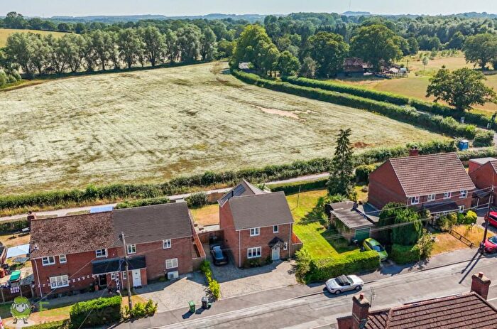 3 Bedroom Detached House For Sale In Holt Cottages, Ashford Hill, Thatcham, Berkshire, RG19