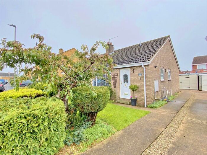 2 Bedroom Semi-Detached Bungalow To Rent In Beechfield Close, Thorpe Willoughby, Selby, YO8