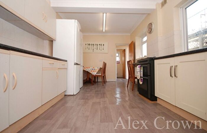 4 Bedroom Flat To Rent In Lordship Lane, Wood Green, N22