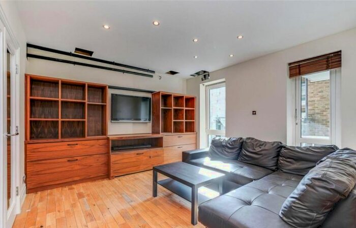 2 Bedroom Flat To Rent In Warren House, Beckford Close, Warwick Road, W14