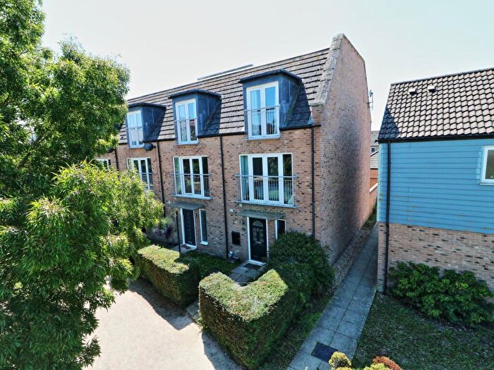 3 Bedroom Town House For Sale In Gatekeeper Walk, Little Paxton, St Neots, PE19