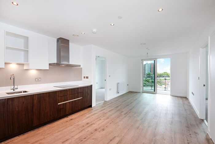 2 Bedroom Property To Rent In Lockgate Square, Salford, M5